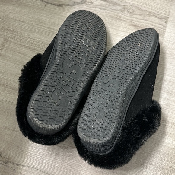 My slippers black slip on slippers size 8 - Picture 3 of 4